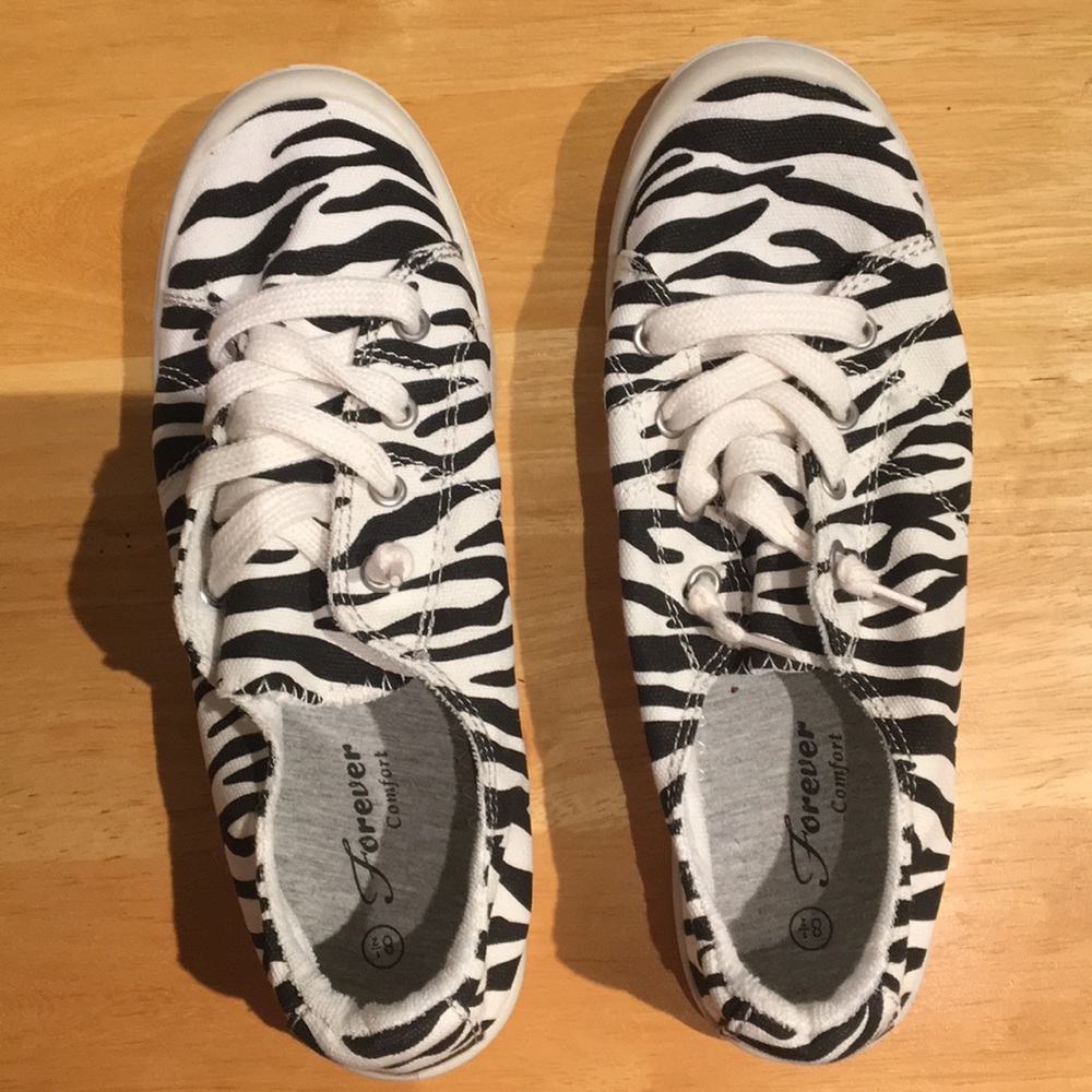 Women’s Zebra-striped slip-on sneakers, Size 8.5
